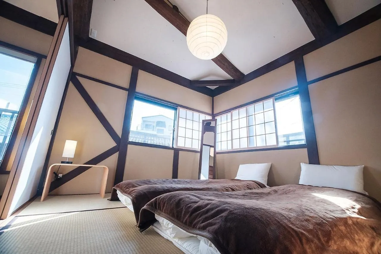 谷町君 山科家 駅より30メートル Appartement