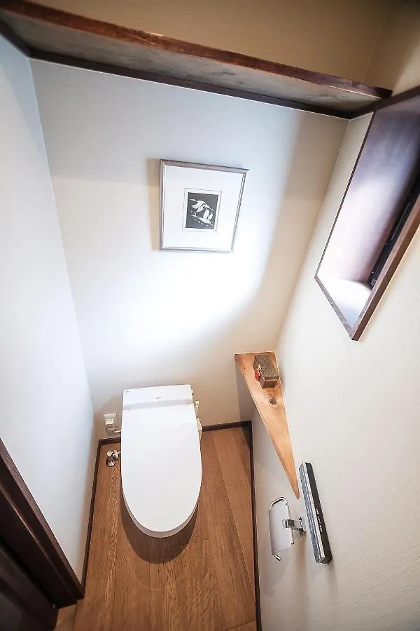 谷町君 山科家 駅より30メートル Appartement